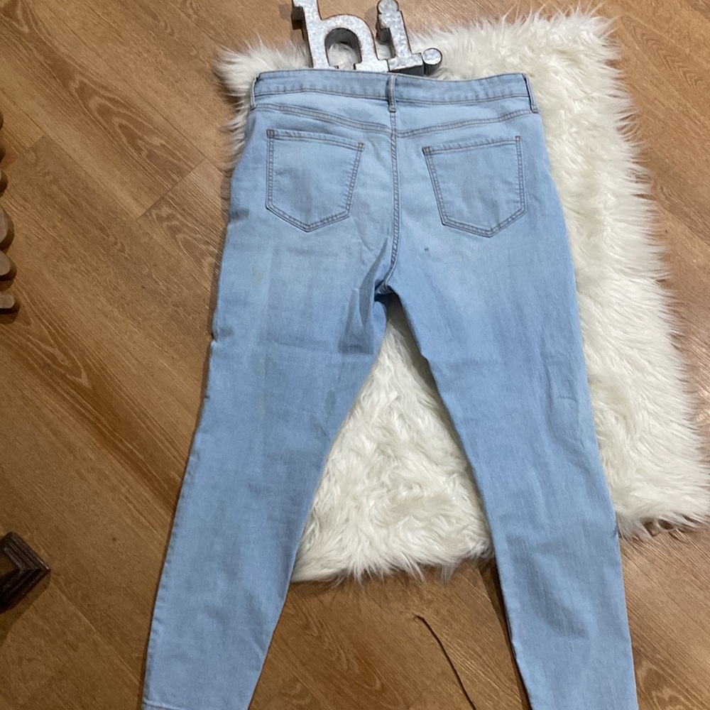 2/$15 OLD NAVY SUPER SKINNY JEANS - Picture 4 of 10